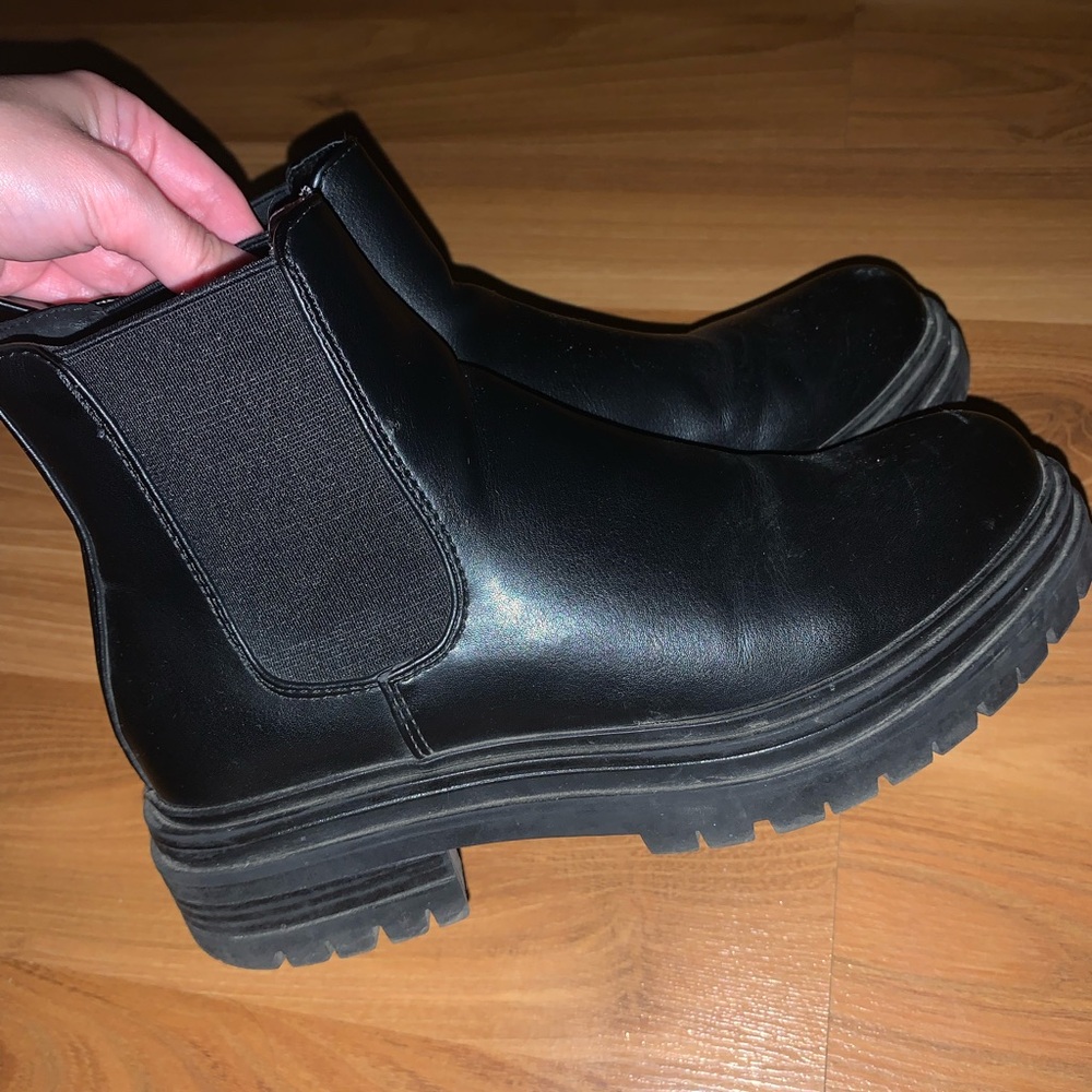 Steve Madden Chelsea boots